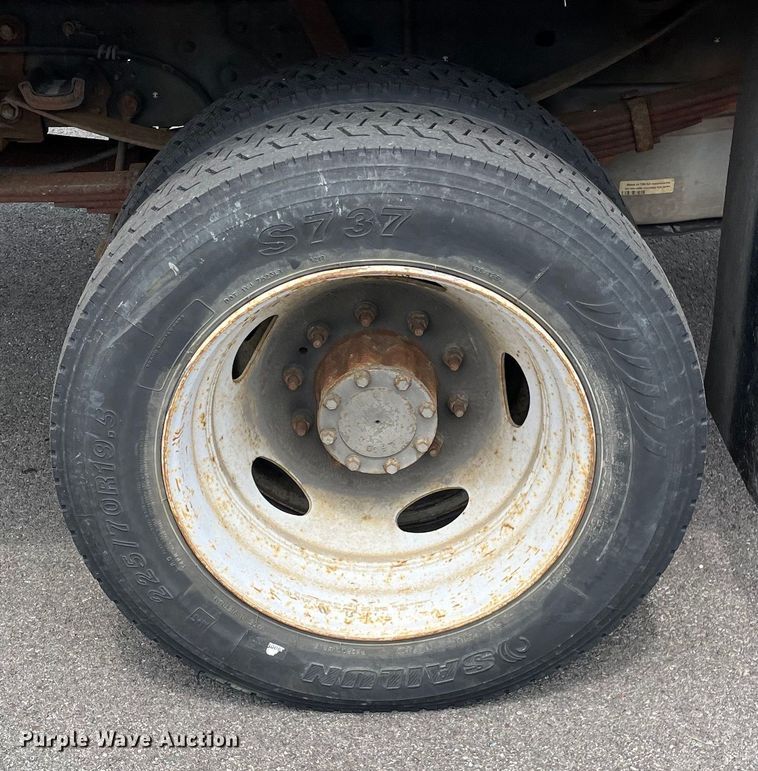 image for item OG9915 2014 Ford  F450XL Superduty  flatbed truck