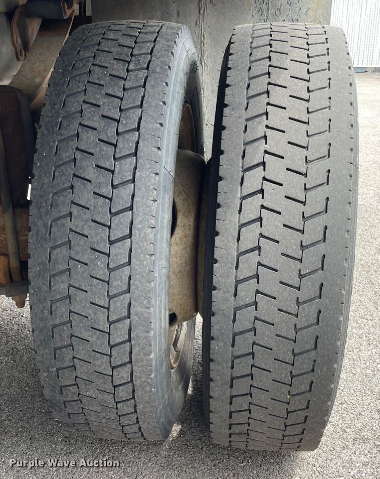 image for item OG9915 2014 Ford  F450XL Superduty  flatbed truck