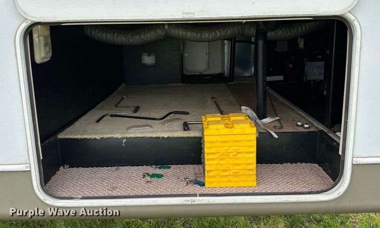 image for item OI9073 2005 Holiday Rambler Alumascape camper