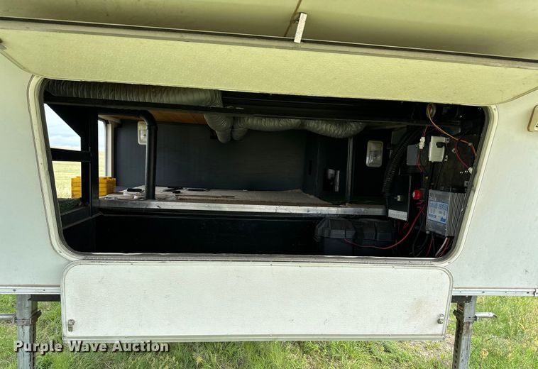 image for item OI9073 2005 Holiday Rambler Alumascape camper