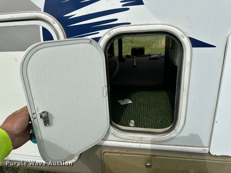 image for item OI9073 2005 Holiday Rambler Alumascape camper