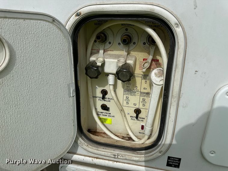 image for item OI9073 2005 Holiday Rambler Alumascape camper