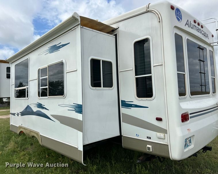 image for item OI9073 2005 Holiday Rambler Alumascape camper