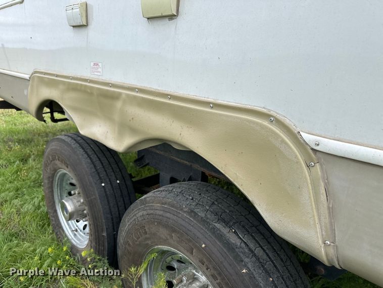 image for item OI9073 2005 Holiday Rambler Alumascape camper