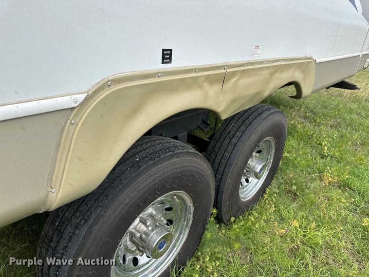 image for item OI9073 2005 Holiday Rambler Alumascape camper