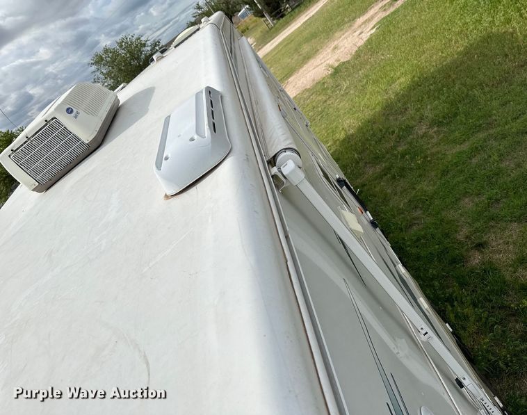 image for item OI9073 2005 Holiday Rambler Alumascape camper