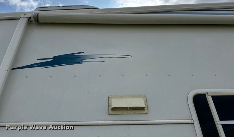 image for item OI9073 2005 Holiday Rambler Alumascape camper