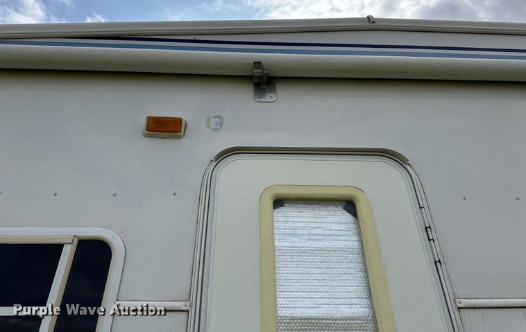 image for item OI9073 2005 Holiday Rambler Alumascape camper