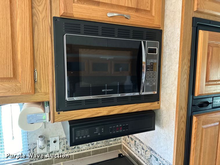 image for item OI9073 2005 Holiday Rambler Alumascape camper