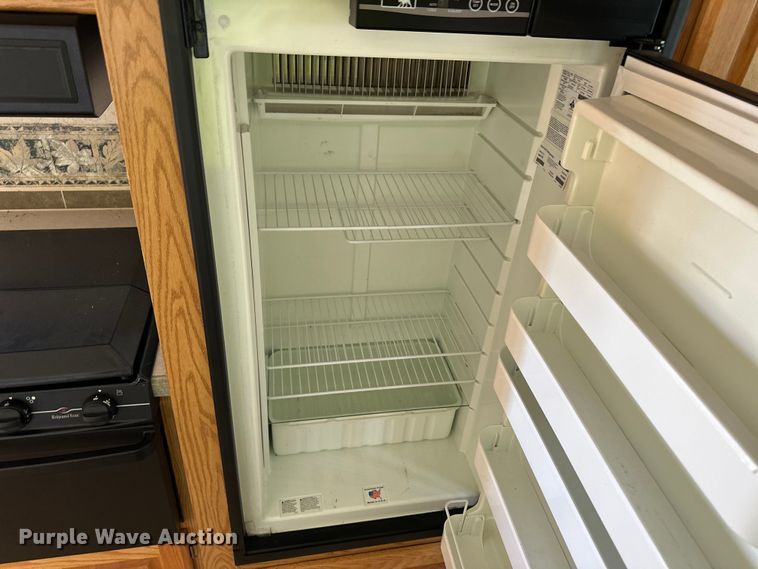 image for item OI9073 2005 Holiday Rambler Alumascape camper