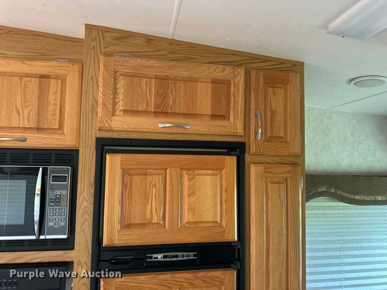 image for item OI9073 2005 Holiday Rambler Alumascape camper