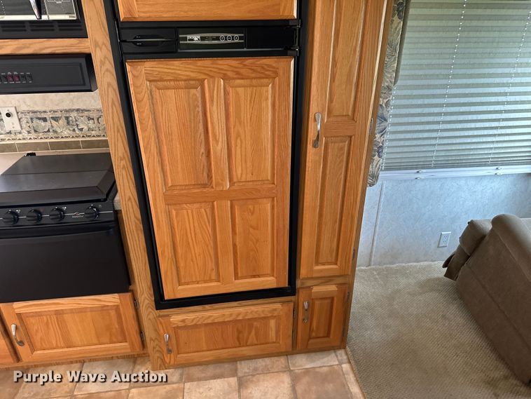 image for item OI9073 2005 Holiday Rambler Alumascape camper