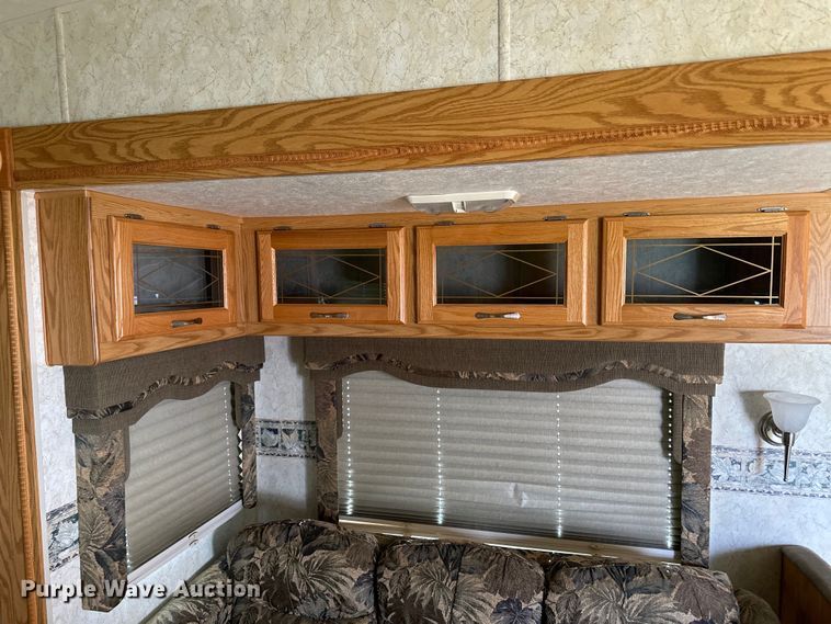 image for item OI9073 2005 Holiday Rambler Alumascape camper