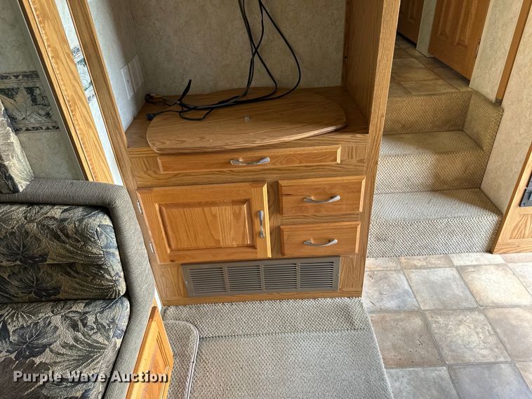 image for item OI9073 2005 Holiday Rambler Alumascape camper