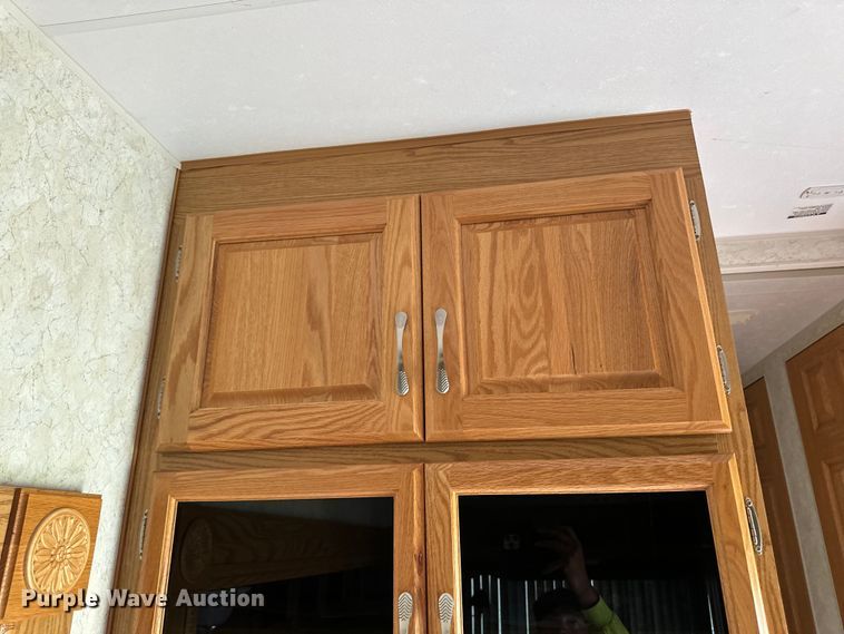 image for item OI9073 2005 Holiday Rambler Alumascape camper