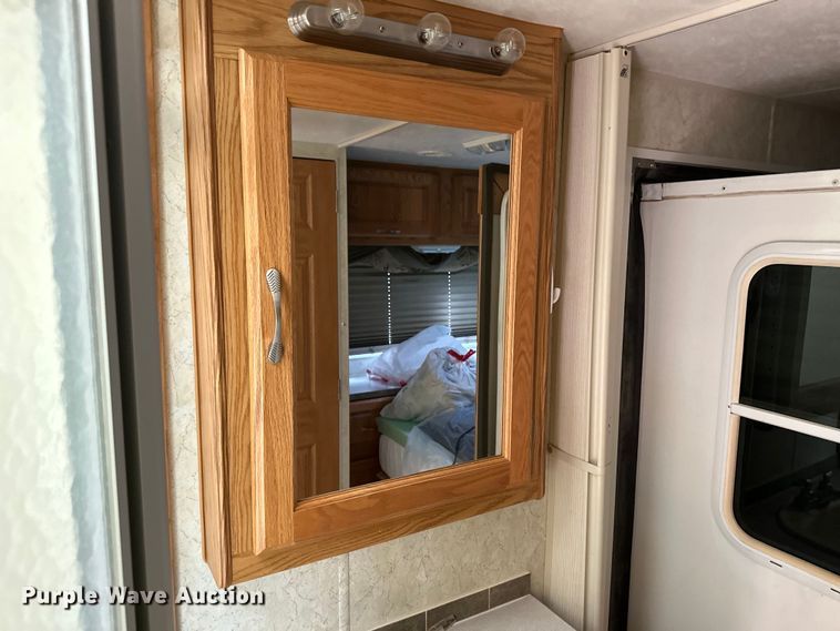 image for item OI9073 2005 Holiday Rambler Alumascape camper