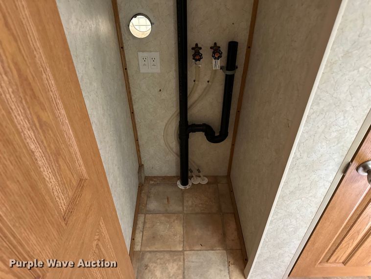 image for item OI9073 2005 Holiday Rambler Alumascape camper