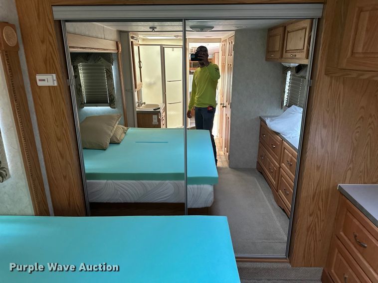 image for item OI9073 2005 Holiday Rambler Alumascape camper