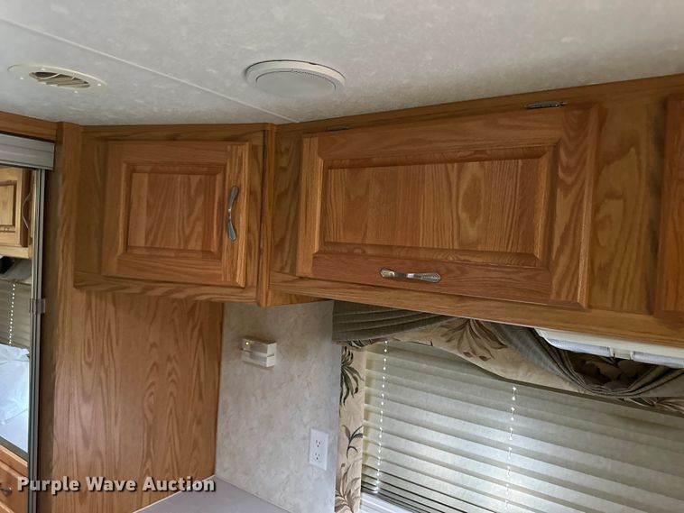 image for item OI9073 2005 Holiday Rambler Alumascape camper