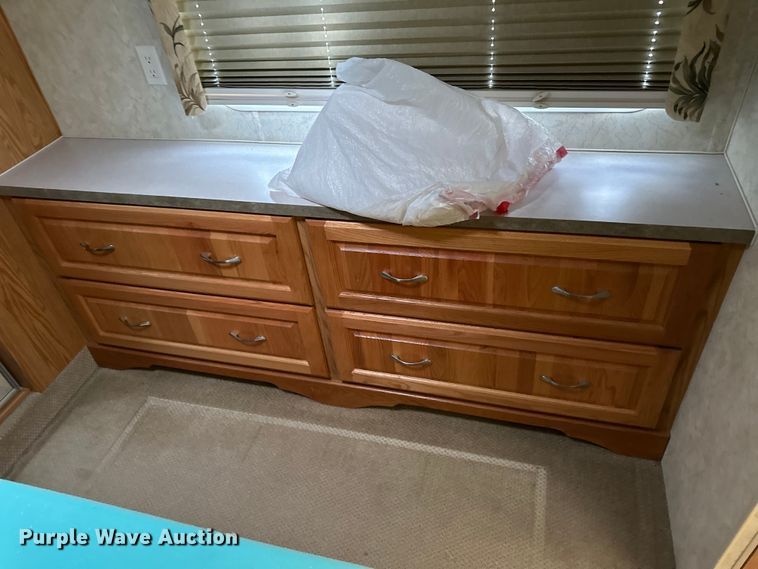 image for item OI9073 2005 Holiday Rambler Alumascape camper