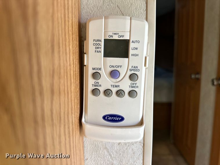 image for item OI9073 2005 Holiday Rambler Alumascape camper