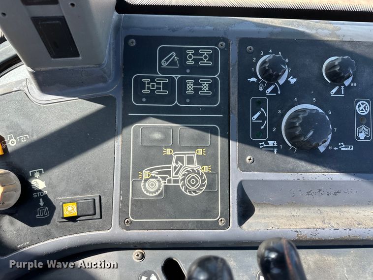 image for item OI9123 1997 Ford New Holland 8160 tractor