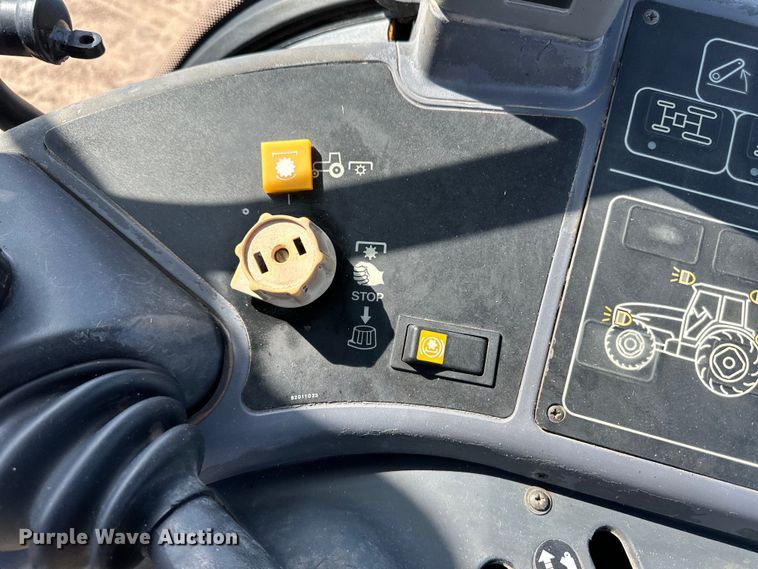 image for item OI9123 1997 Ford New Holland 8160 tractor