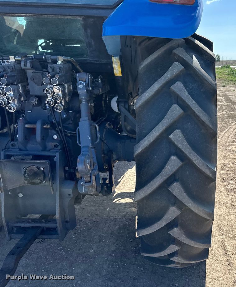 image for item OI9123 1997 Ford New Holland 8160 tractor