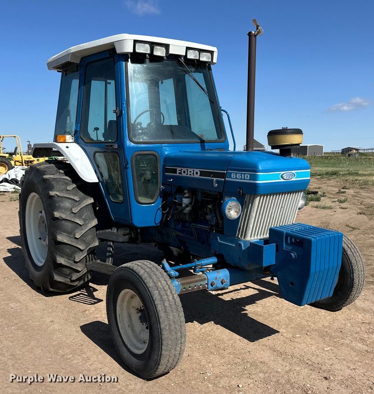 image for item OI9124 1990 Ford 6610 tractor