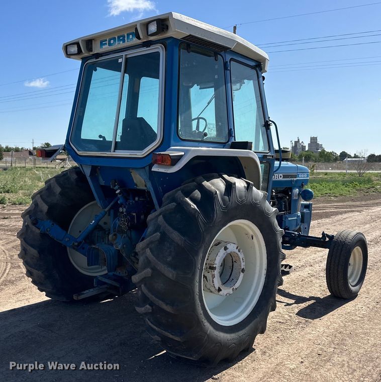 image for item OI9124 1990 Ford 6610 tractor
