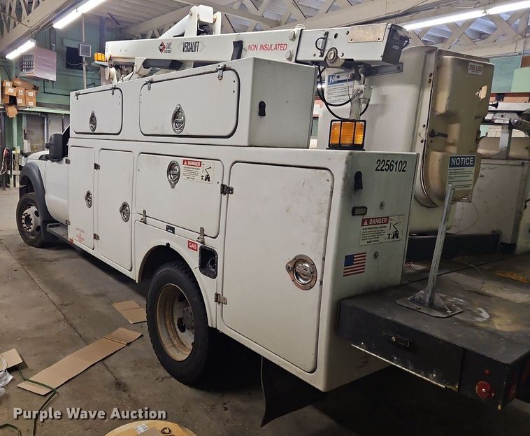 image for item OK9878 2015 Ford F450 Super Duty bucket truck