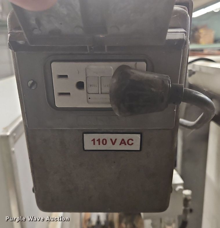 image for item OK9878 2015 Ford F450 Super Duty bucket truck