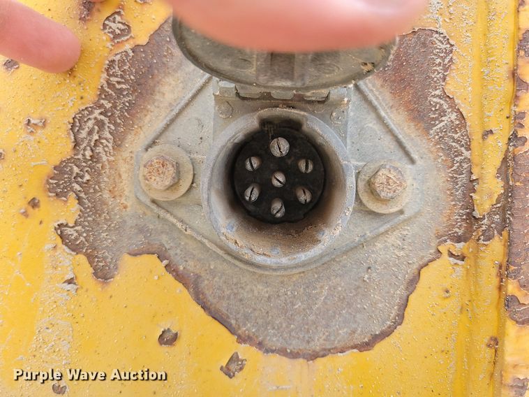 image for item DG0596 1979 Hyster C35T3 drop deck equipment trailer