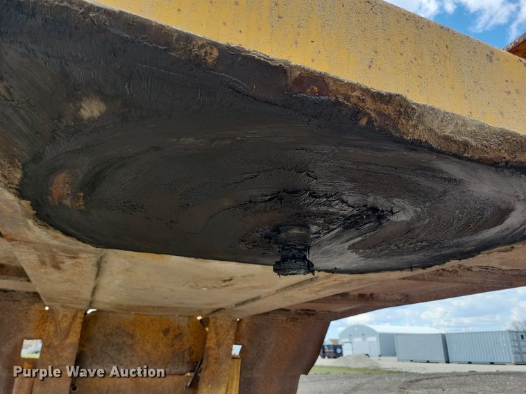 image for item DG0596 1979 Hyster C35T3 drop deck equipment trailer