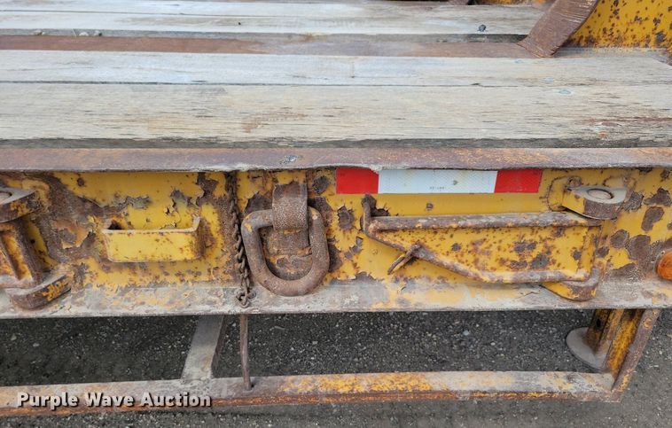 image for item DG0596 1979 Hyster C35T3 drop deck equipment trailer