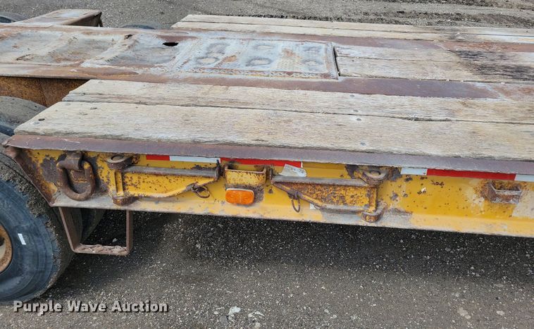 image for item DG0596 1979 Hyster C35T3 drop deck equipment trailer