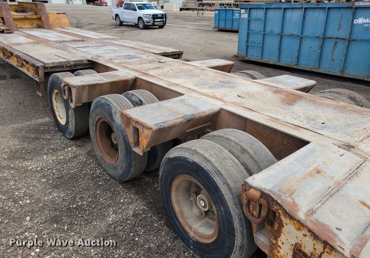 image for item DG0596 1979 Hyster C35T3 drop deck equipment trailer