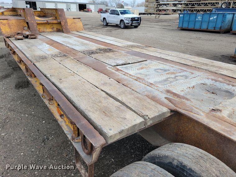 image for item DG0596 1979 Hyster C35T3 drop deck equipment trailer