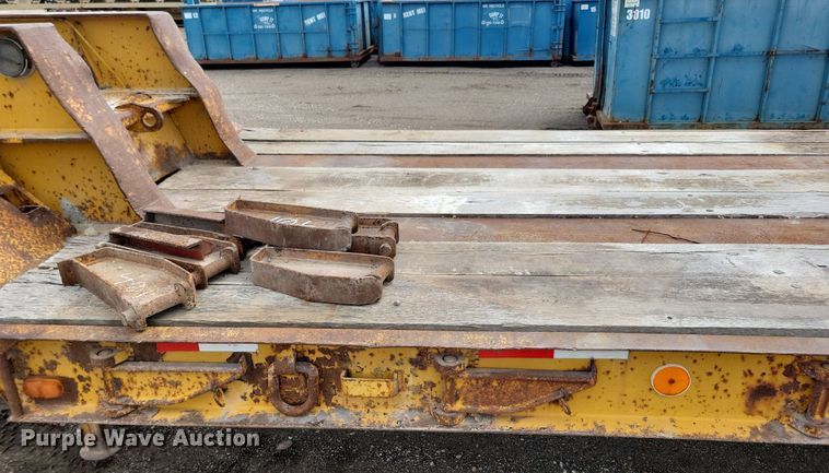 image for item DG0596 1979 Hyster C35T3 drop deck equipment trailer