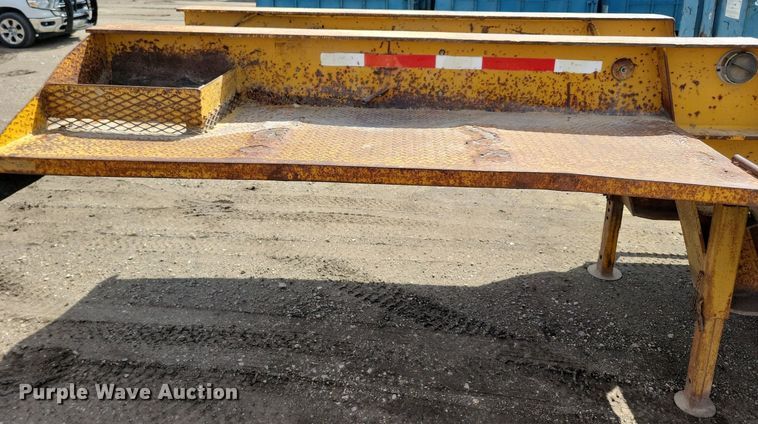 image for item DG0596 1979 Hyster C35T3 drop deck equipment trailer