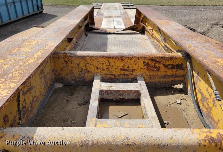 image for item DG0596 1979 Hyster C35T3 drop deck equipment trailer