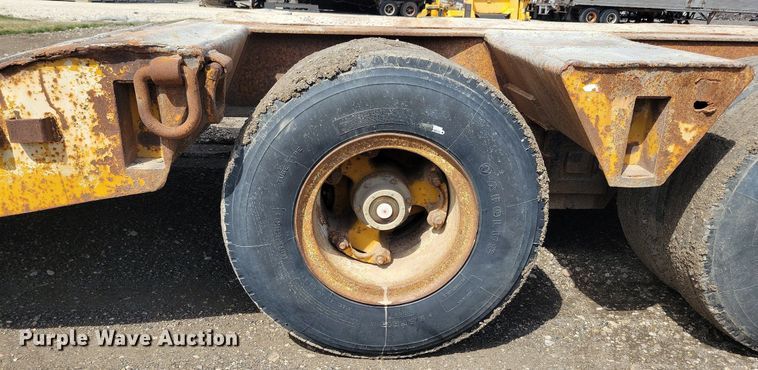 image for item DG0596 1979 Hyster C35T3 drop deck equipment trailer