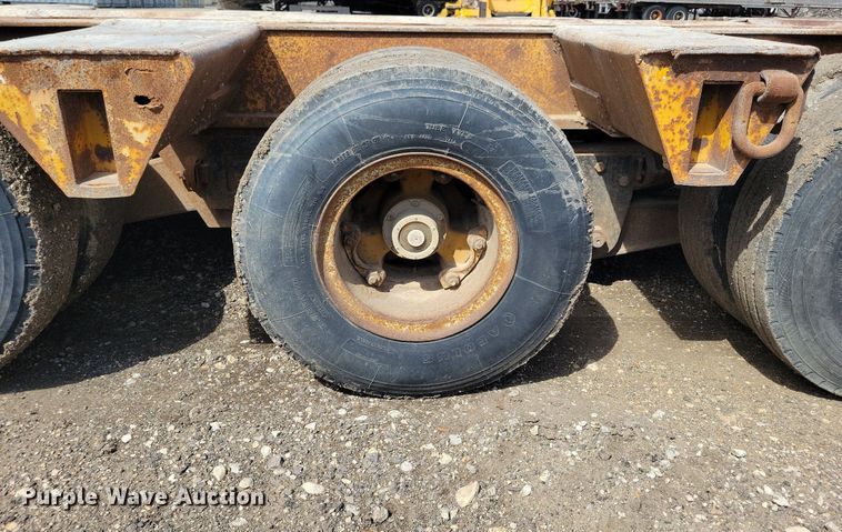 image for item DG0596 1979 Hyster C35T3 drop deck equipment trailer