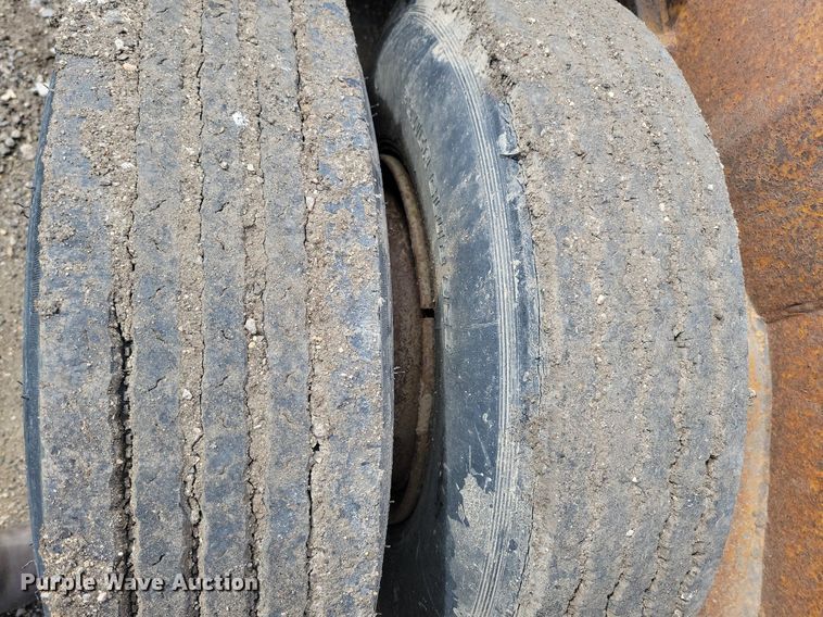 image for item DG0596 1979 Hyster C35T3 drop deck equipment trailer