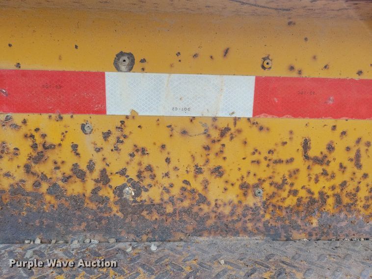 image for item DG0596 1979 Hyster C35T3 drop deck equipment trailer