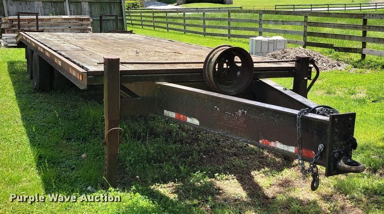 image for item DI3052 1999 Mustang equipment trailer