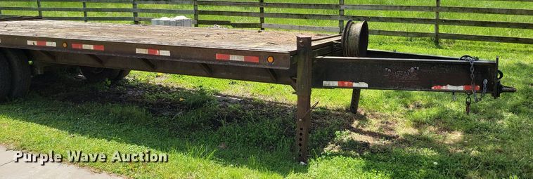 image for item DI3052 1999 Mustang equipment trailer