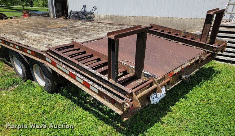 image for item DI3052 1999 Mustang equipment trailer