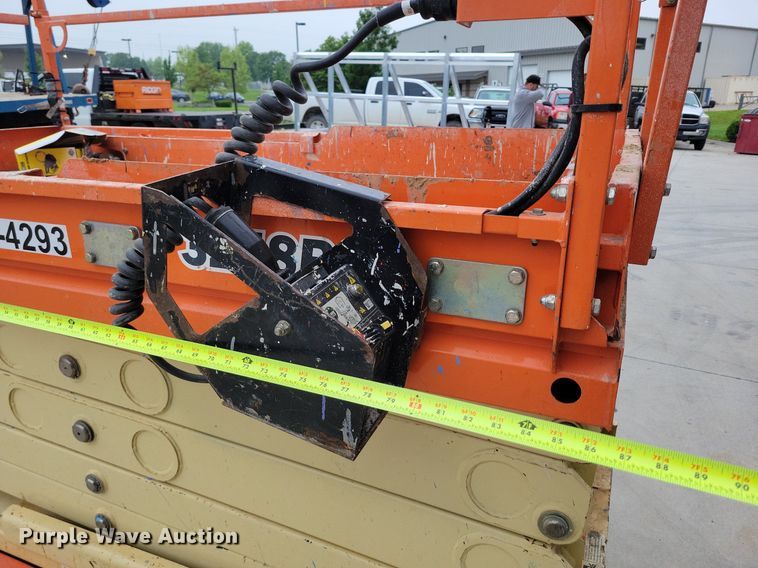 image for item DI3068 2014 JLG 3248RS scissor lift