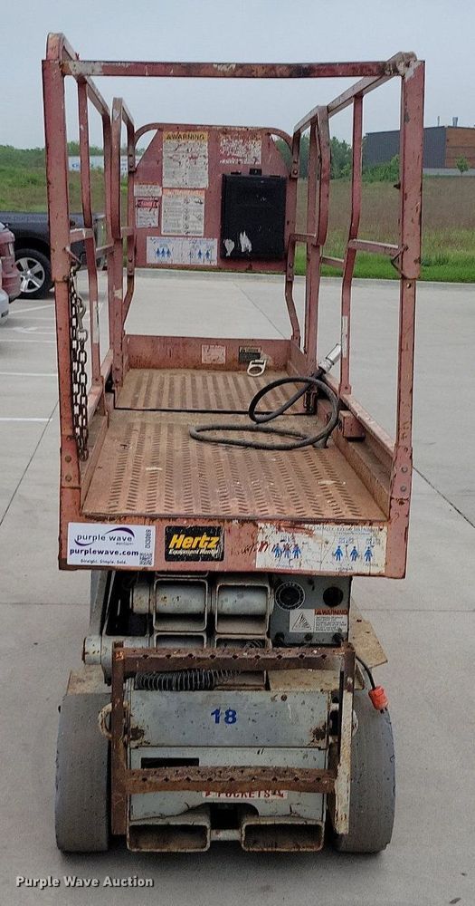 image for item DI3069 MEC 2033ES scissor lift